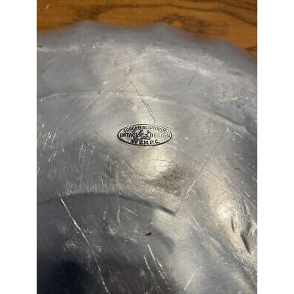 Forged aluminum  Intaglio Design EMPC Vintage  Round Circle serving tray - Picture 3 of 7